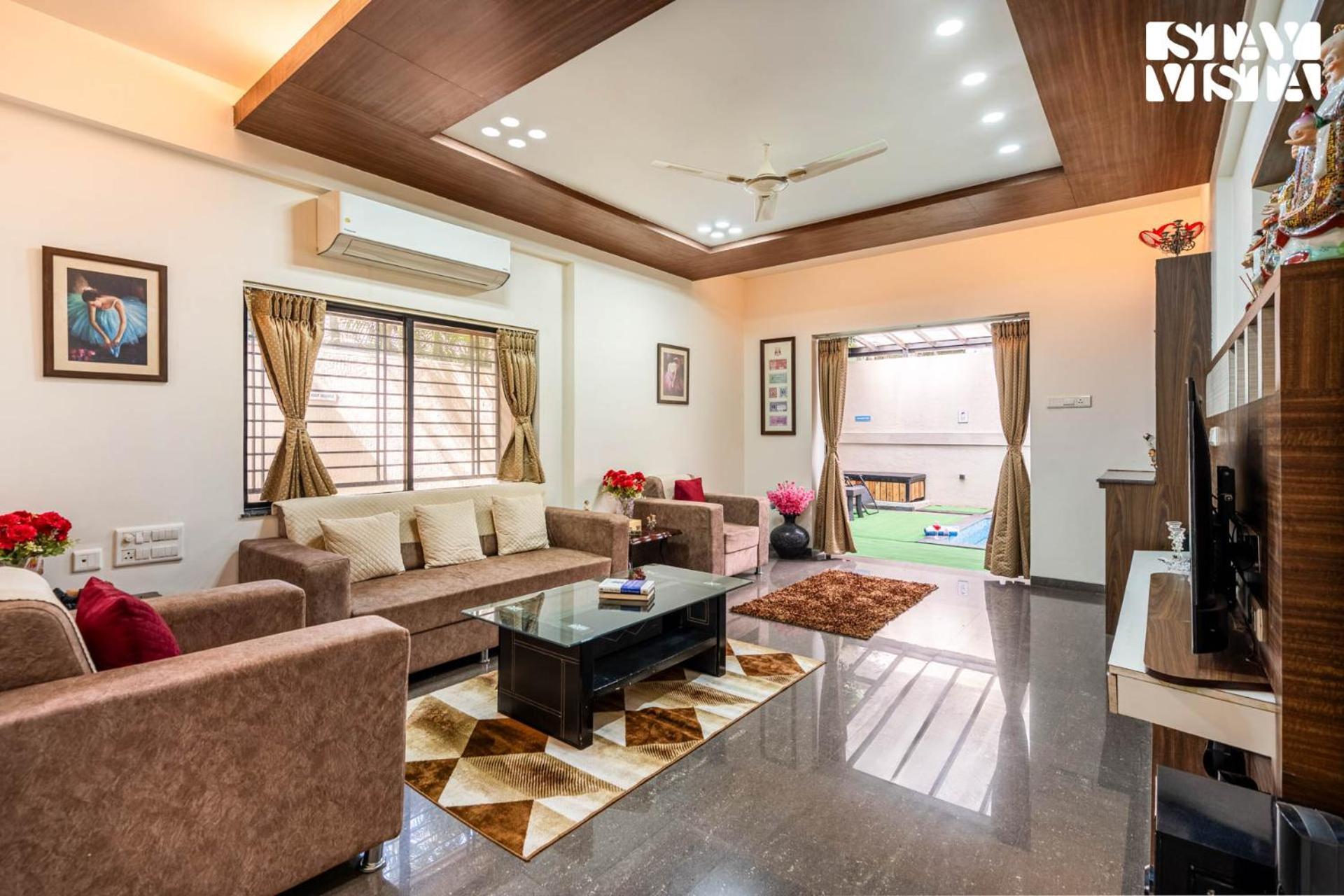 Serenity Meadows With Pool By Veo - Part Of Stayvista 纳西克 外观 照片